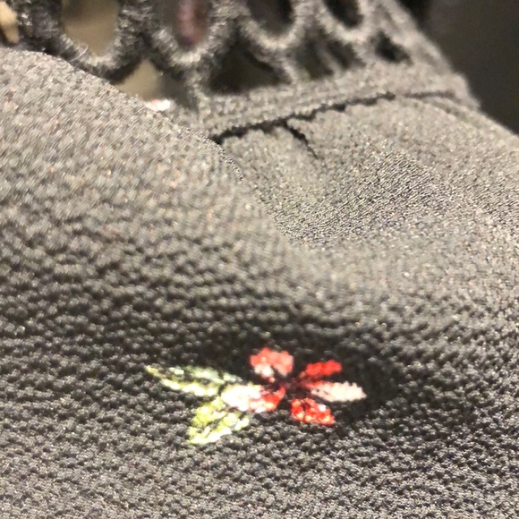 Beautiful floral kimono. - Picture 13 of 14